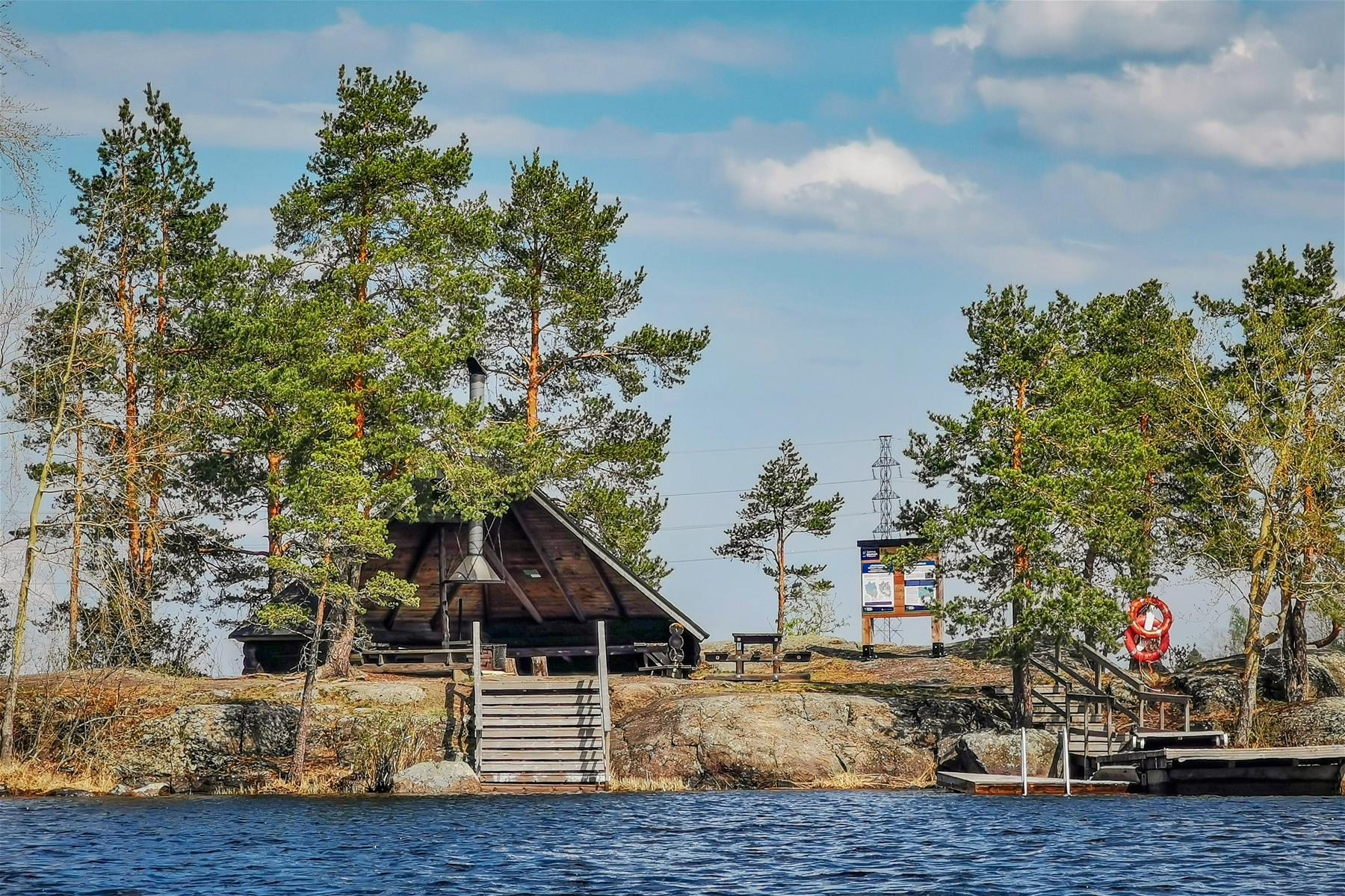 Karhusaari Beach Shelter