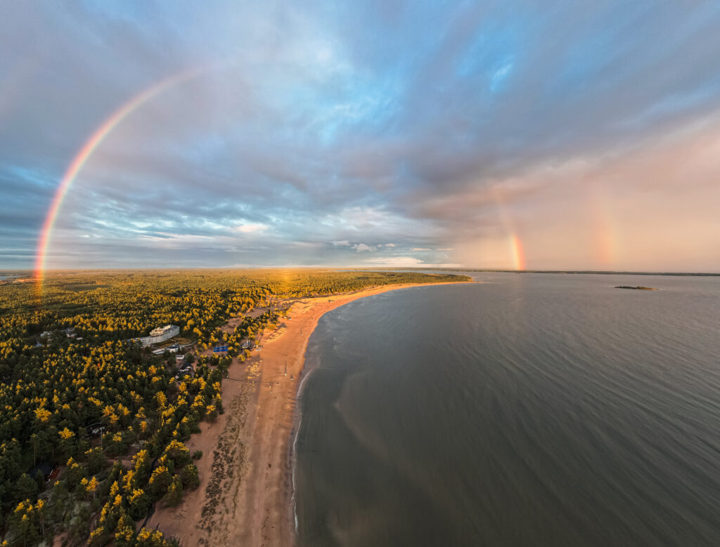 Yyterin Hiekkarannat 

(Note: As Yyterin Hiekkarannat is a proper noun, it should not be translated. However, for clarity, here is a breakdown of the name:
Yyteri: Yyterin is a reference to the location Yyteri
Hiekkarannat: Sands or Beaches)