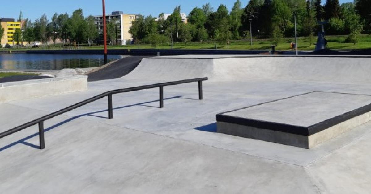 Skatepark pump track